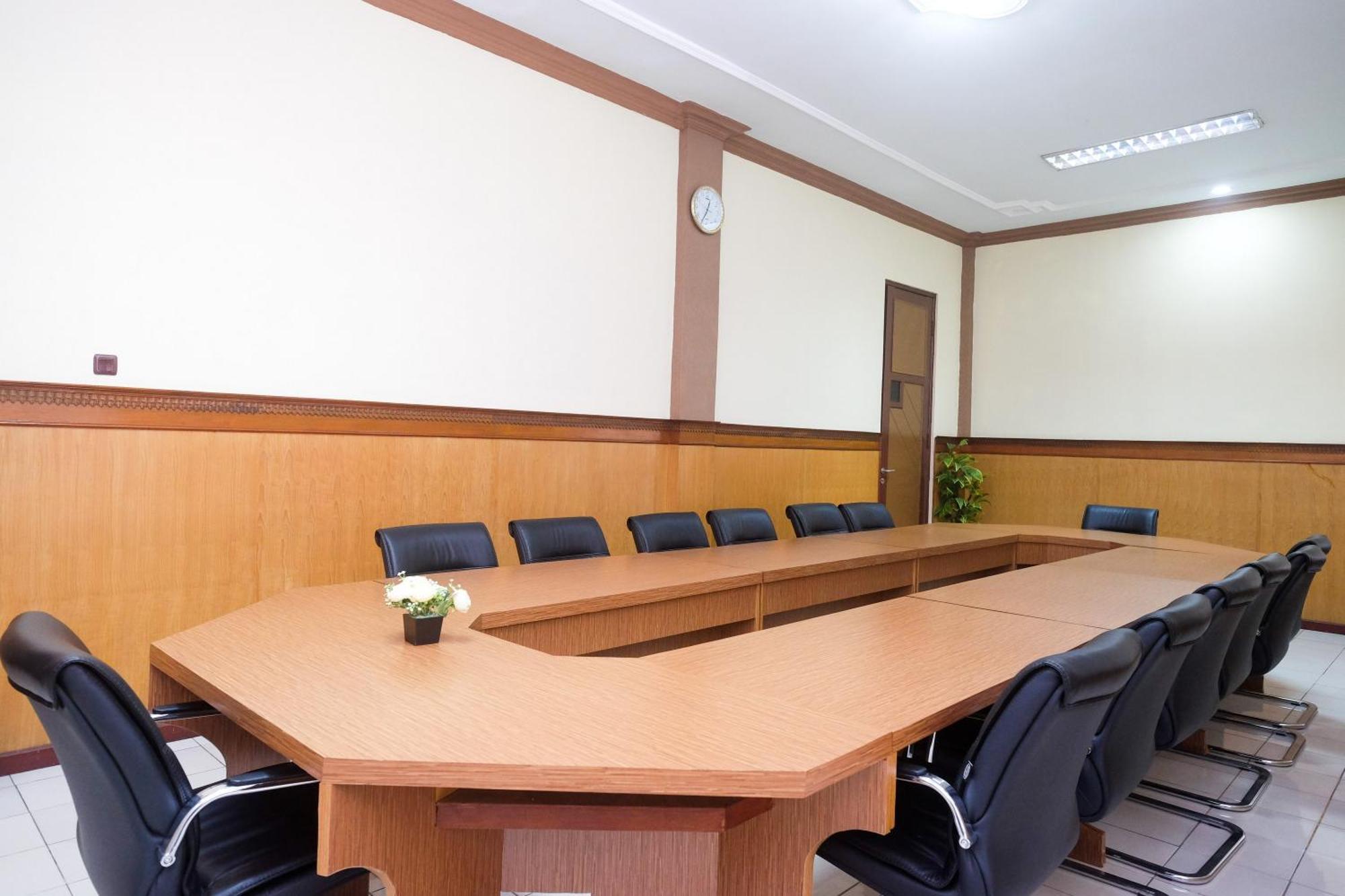 Urbanview Hotel Dedy Jaya Brebes المظهر الخارجي الصورة