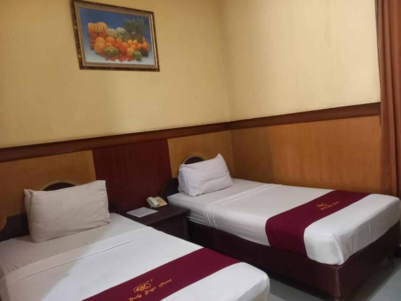 Urbanview Hotel Dedy Jaya Brebes المظهر الخارجي الصورة