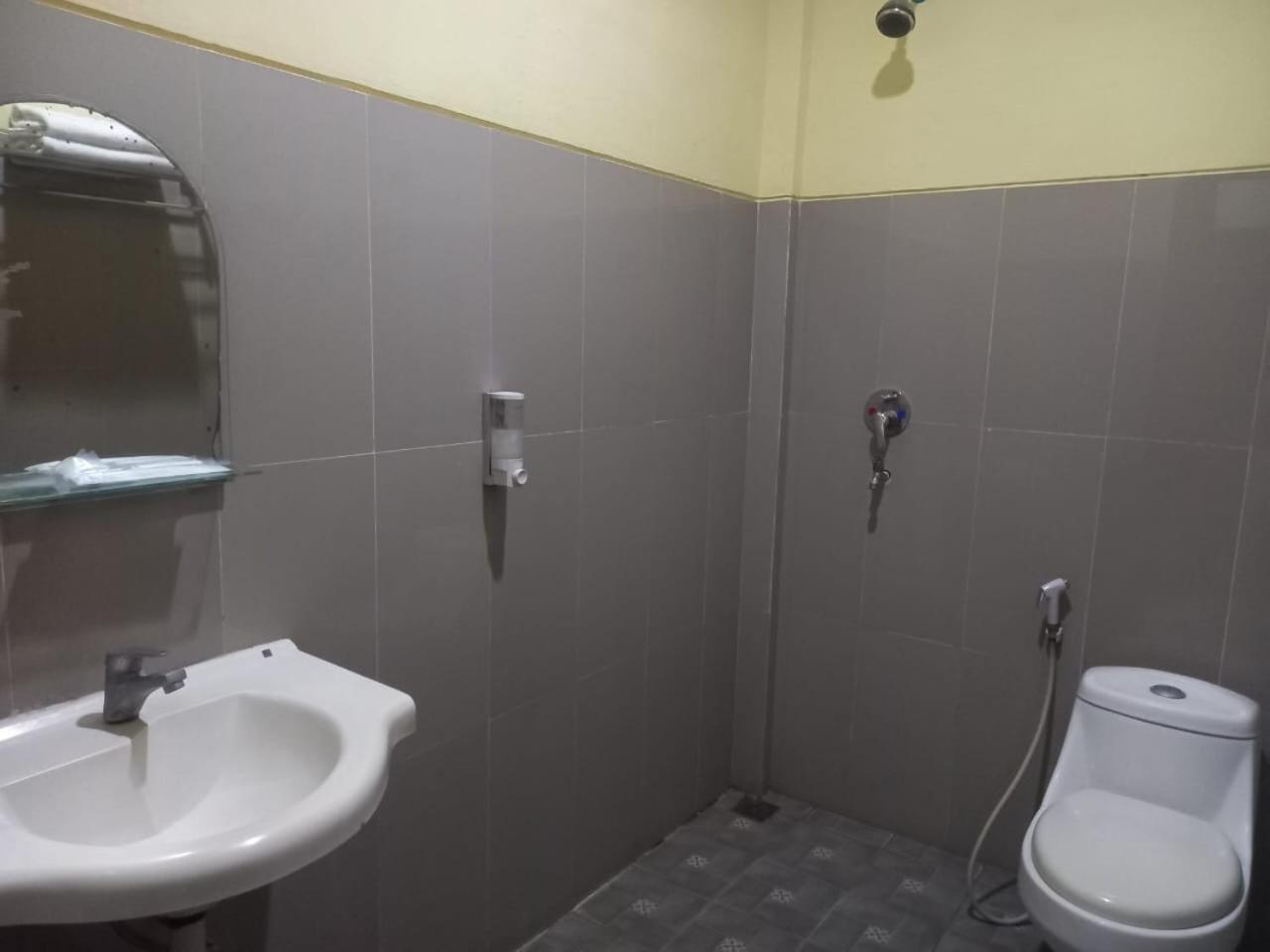 Urbanview Hotel Dedy Jaya Brebes المظهر الخارجي الصورة