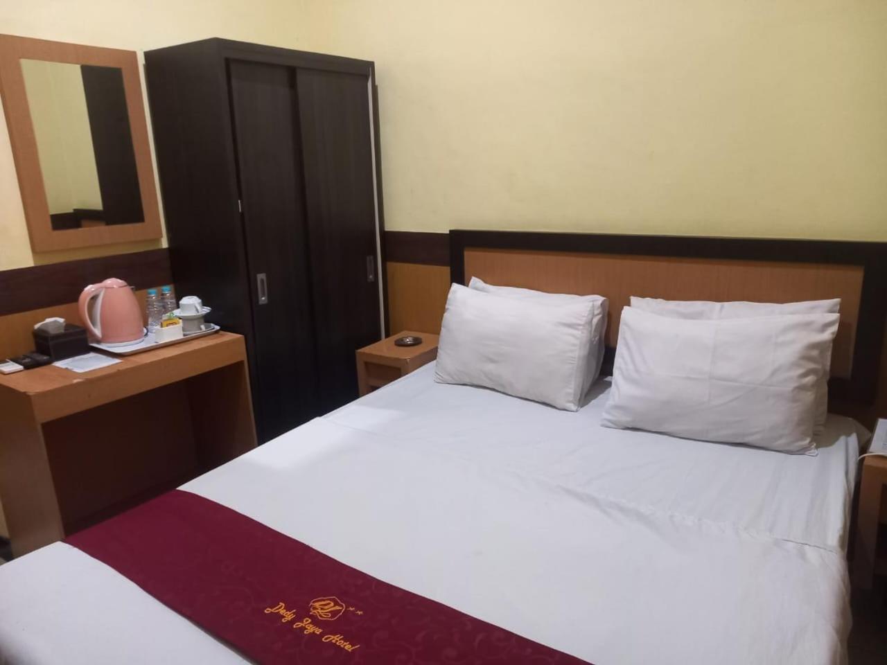 Urbanview Hotel Dedy Jaya Brebes المظهر الخارجي الصورة